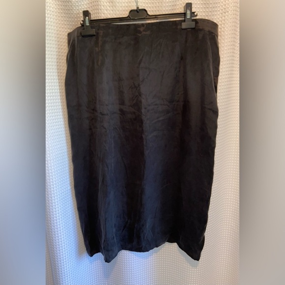 Women’s H&M black midi skirt with front slit size XL - Picture 10 of 16